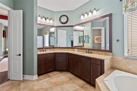 House in Belle Isle, Florida 4 bedrooms, 349.13 sq.m. № 2136358 - photo 21