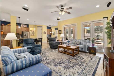 House in Belle Isle, Florida 4 bedrooms, 349.13 sq.m. № 2136358 - photo 8