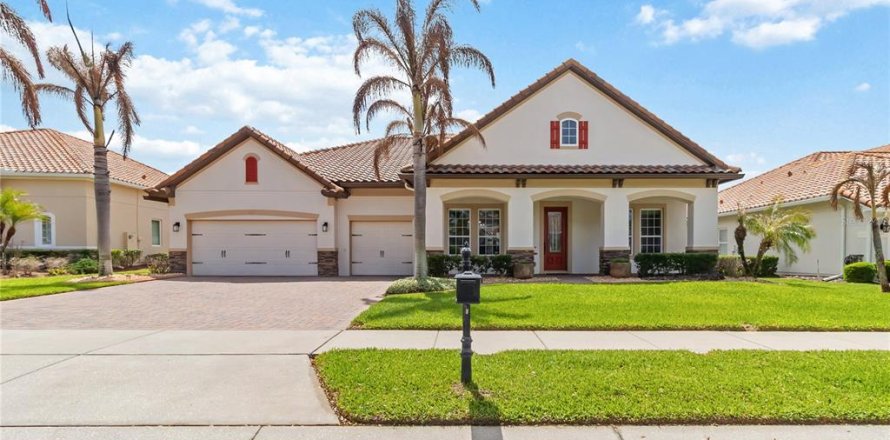 House in Belle Isle, Florida 4 bedrooms, 349.13 sq.m. № 2136358