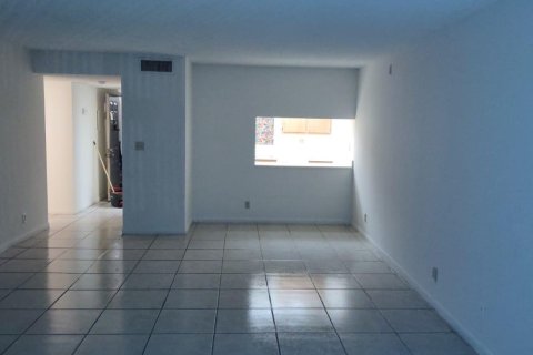 Condo à West Palm Beach, Floride, 2 chambres  № 2082263