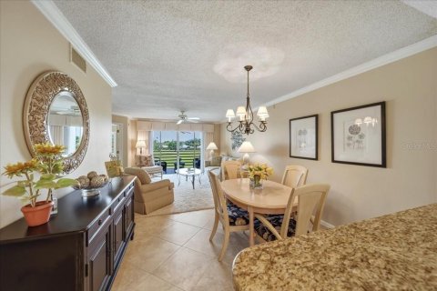 Condo in Venice, Florida, 2 bedrooms  № 2195312 - photo 10