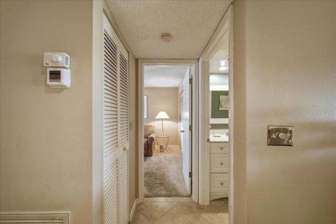Condo in Venice, Florida, 2 bedrooms  № 2195312 - photo 30