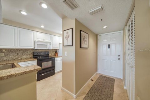 Condo in Venice, Florida, 2 bedrooms  № 2195312 - photo 4