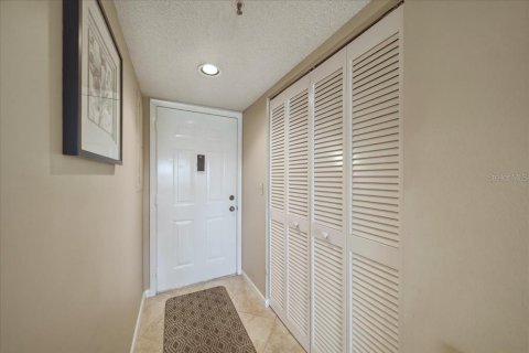 Condo in Venice, Florida, 2 bedrooms  № 2195312 - photo 3