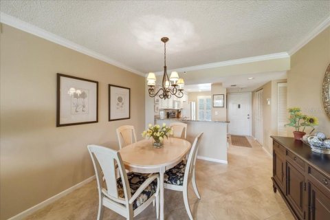 Condo in Venice, Florida, 2 bedrooms  № 2195312 - photo 12