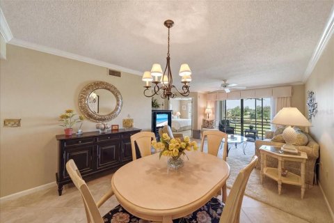 Condo in Venice, Florida, 2 bedrooms  № 2195312 - photo 13