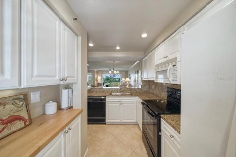Condo in Venice, Florida, 2 bedrooms  № 2195312 - photo 8