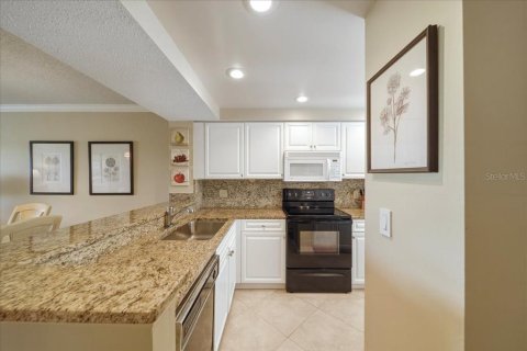 Condo in Venice, Florida, 2 bedrooms  № 2195312 - photo 5