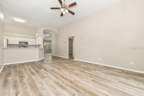 Villa ou maison à louer à Brandon, Floride: 3 chambres, 163.14 m2 № 2403396 - photo 3