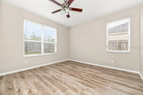 Villa ou maison à louer à Brandon, Floride: 3 chambres, 163.14 m2 № 2403396 - photo 7