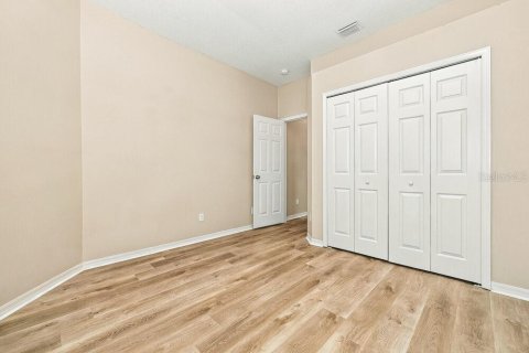 Villa ou maison à louer à Brandon, Floride: 3 chambres, 163.14 m2 № 2403396 - photo 12