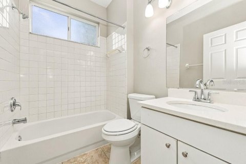 Villa ou maison à louer à Brandon, Floride: 3 chambres, 163.14 m2 № 2403396 - photo 13