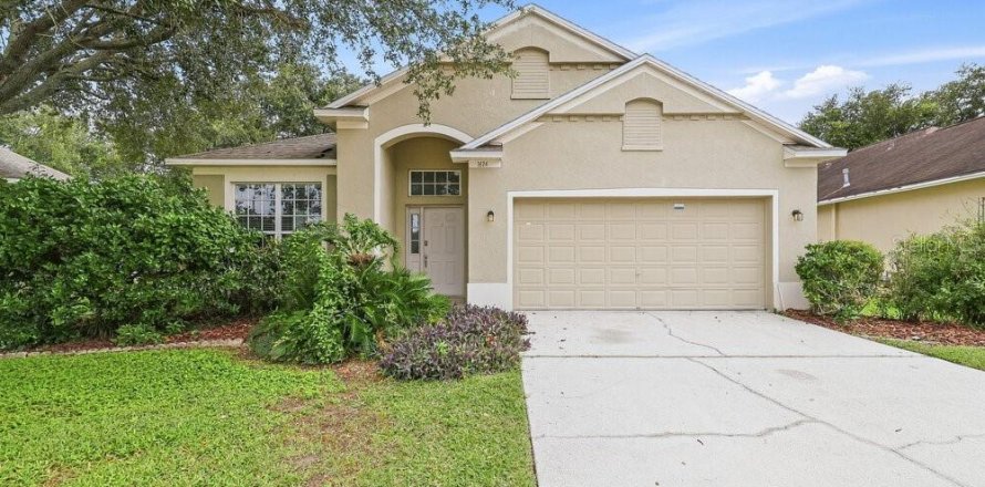 Villa ou maison à Brandon, Floride 3 chambres, 163.14 m2 № 2403396