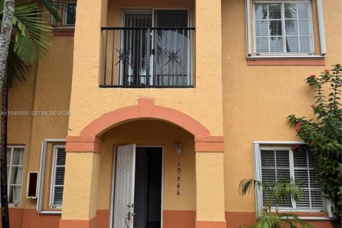 Touwnhouse à louer à Hialeah Gardens, Floride: 3 chambres, 109.62 m2 № 2006789 - photo 17