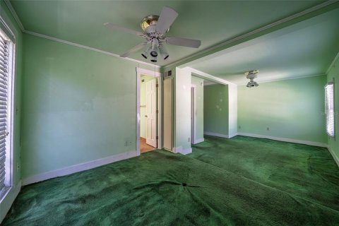 House in Orlando, Florida 7 bedrooms, 329.52 sq.m. № 2302375 - photo 16