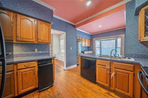 House in Orlando, Florida 7 bedrooms, 329.52 sq.m. № 2302375 - photo 8