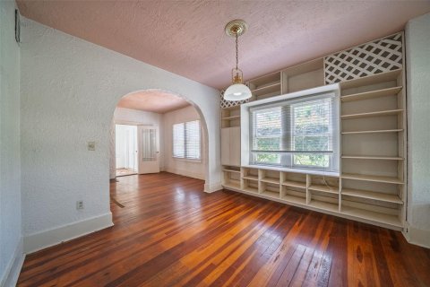 House in Orlando, Florida 7 bedrooms, 329.52 sq.m. № 2302375 - photo 7