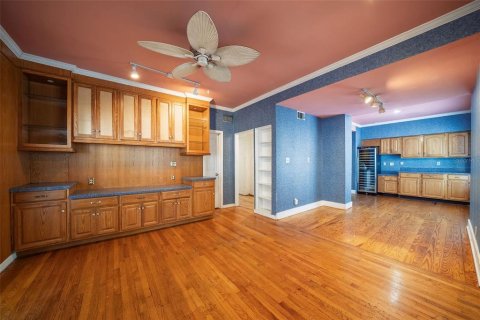 House in Orlando, Florida 7 bedrooms, 329.52 sq.m. № 2302375 - photo 12