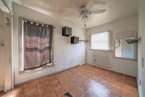 House in Orlando, Florida 7 bedrooms, 329.52 sq.m. № 2302375 - photo 28
