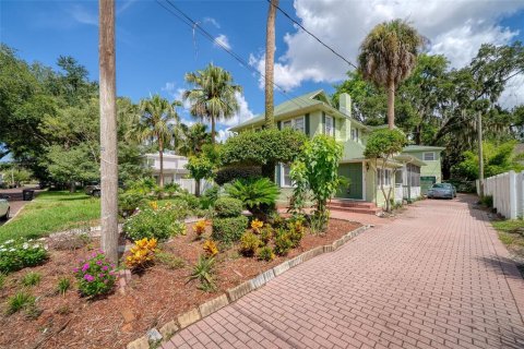 House in Orlando, Florida 7 bedrooms, 329.52 sq.m. № 2302375 - photo 2