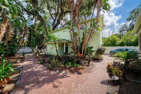 House in Orlando, Florida 7 bedrooms, 329.52 sq.m. № 2302375 - photo 25