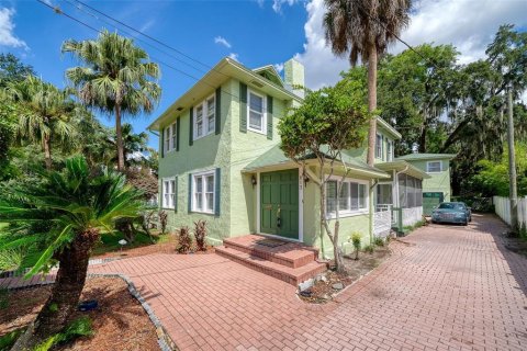 House in Orlando, Florida 7 bedrooms, 329.52 sq.m. № 2302375
