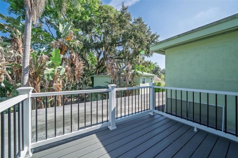 House in Orlando, Florida 7 bedrooms, 329.52 sq.m. № 2302375 - photo 18