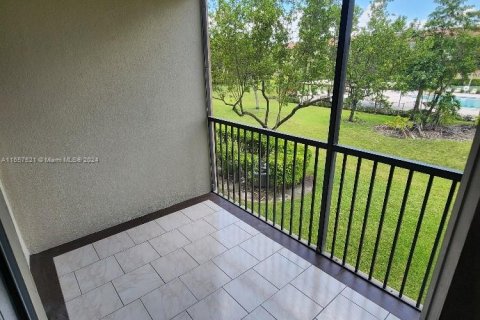 Condo in Pembroke Pines, Florida, 1 bedroom  № 1867580 - photo 14