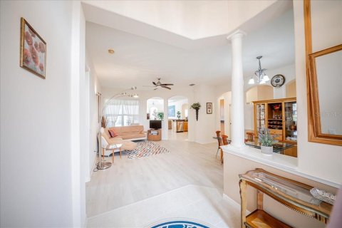 Villa ou maison à vendre à North Port, Floride: 4 chambres, 251.86 m2 № 2408430 - photo 11