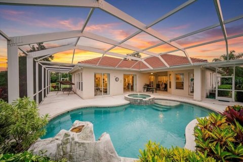 Villa ou maison à vendre à North Port, Floride: 4 chambres, 251.86 m2 № 2408430 - photo 2