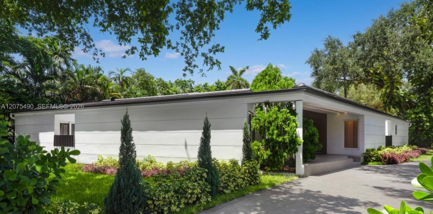 House in Coral Gables, Florida 5 bedrooms, 294.22 sq.m. № 2320052