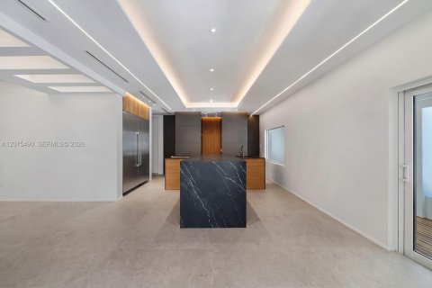 House in Coral Gables, Florida 5 bedrooms, 294.22 sq.m. № 2320052 - photo 8