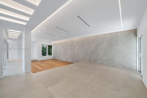 House in Coral Gables, Florida 5 bedrooms, 294.22 sq.m. № 2320052 - photo 14