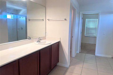Casa en alquiler en Kissimmee, Florida, 5 dormitorios, 266.44 m2 № 1902363 - foto 16