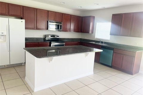 Casa en alquiler en Kissimmee, Florida, 5 dormitorios, 266.44 m2 № 1902363 - foto 3