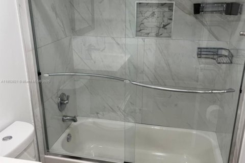 Copropriété à vendre à Opa-locka, Floride: 2 chambres, 74.32 m2 № 2021530 - photo 16