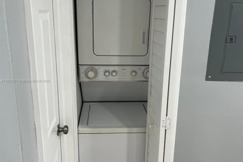 Copropriété à vendre à Opa-locka, Floride: 2 chambres, 74.32 m2 № 2021530 - photo 11