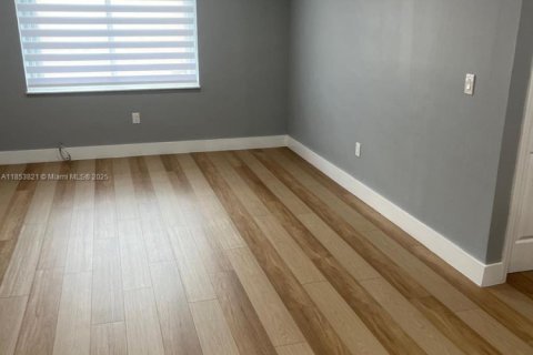 Copropriété à vendre à Opa-locka, Floride: 2 chambres, 74.32 m2 № 2021530 - photo 13