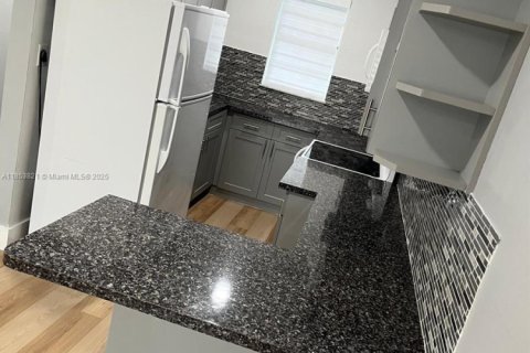 Copropriété à vendre à Opa-locka, Floride: 2 chambres, 74.32 m2 № 2021530 - photo 3