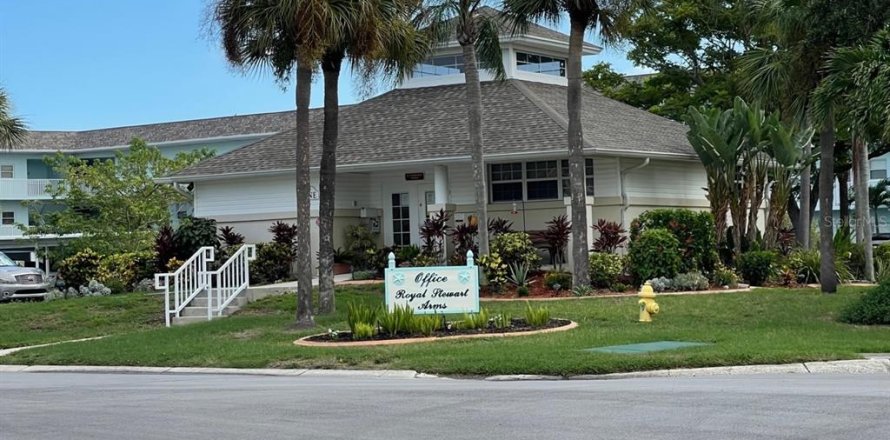 Condo à Dunedin, Floride, 2 chambres  № 2098212