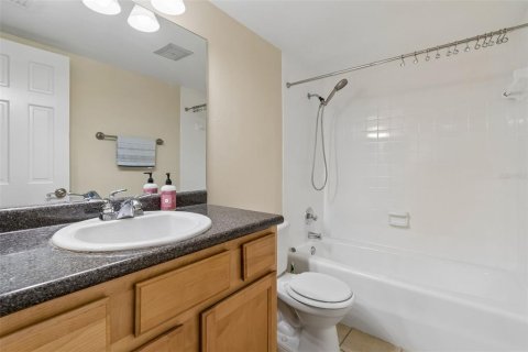 Condo in Tampa, Florida, 2 bedrooms № 2097042 - photo 26