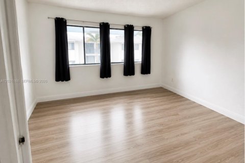Condominio en alquiler en Fort Lauderdale, Florida, 2 dormitorios, 79.71 m2 № 2180598 - foto 9