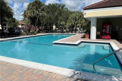 Condominio en alquiler en Fort Lauderdale, Florida, 2 dormitorios, 79.71 m2 № 2180598 - foto 4