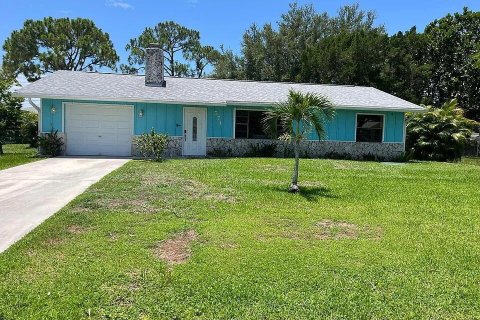 House in Port St. Lucie, Florida 3 bedrooms, 163.51 sq.m. № 2352990