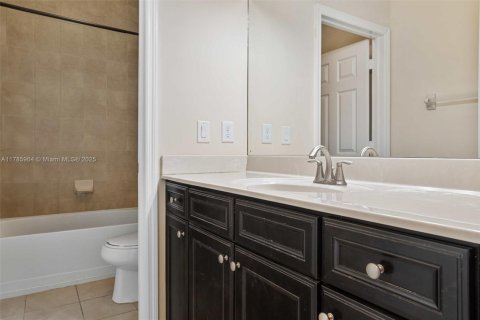 Villa ou maison à vendre à Doral, Floride: 5 chambres, 286.51 m2 № 2034510 - photo 21