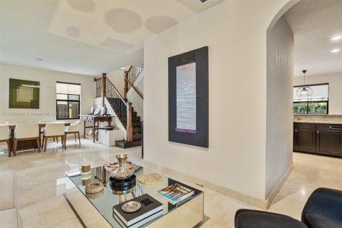 Villa ou maison à vendre à Doral, Floride: 5 chambres, 286.51 m2 № 2034510 - photo 10