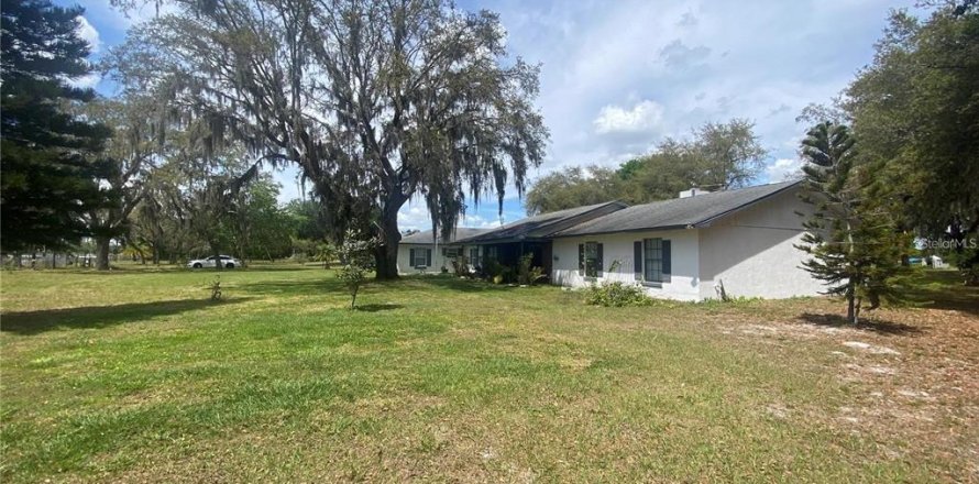 House in Kissimmee, Florida 5 bedrooms, 339.28 sq.m. № 1757188