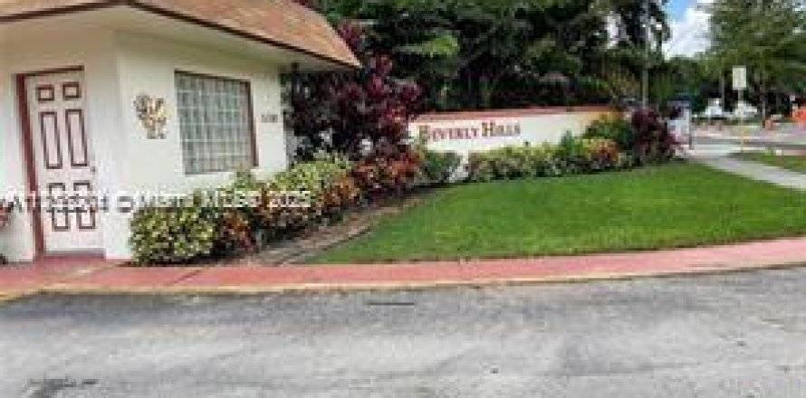 Condominio en Hollywood, Florida, 2 dormitorios  № 1711788