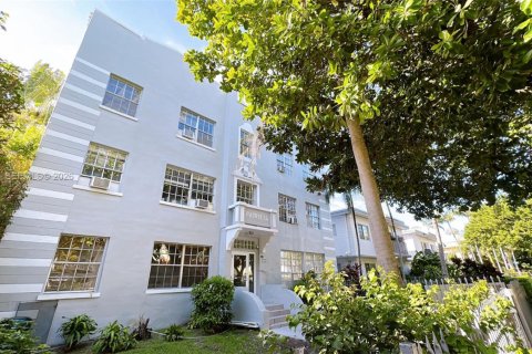 Condominio en Miami Beach, Florida, 1 dormitorio  № 2003636