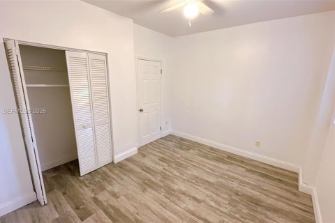 Condominio en venta en Miami Beach, Florida, 1 dormitorio, 40.88 m2 № 2003636 - foto 5